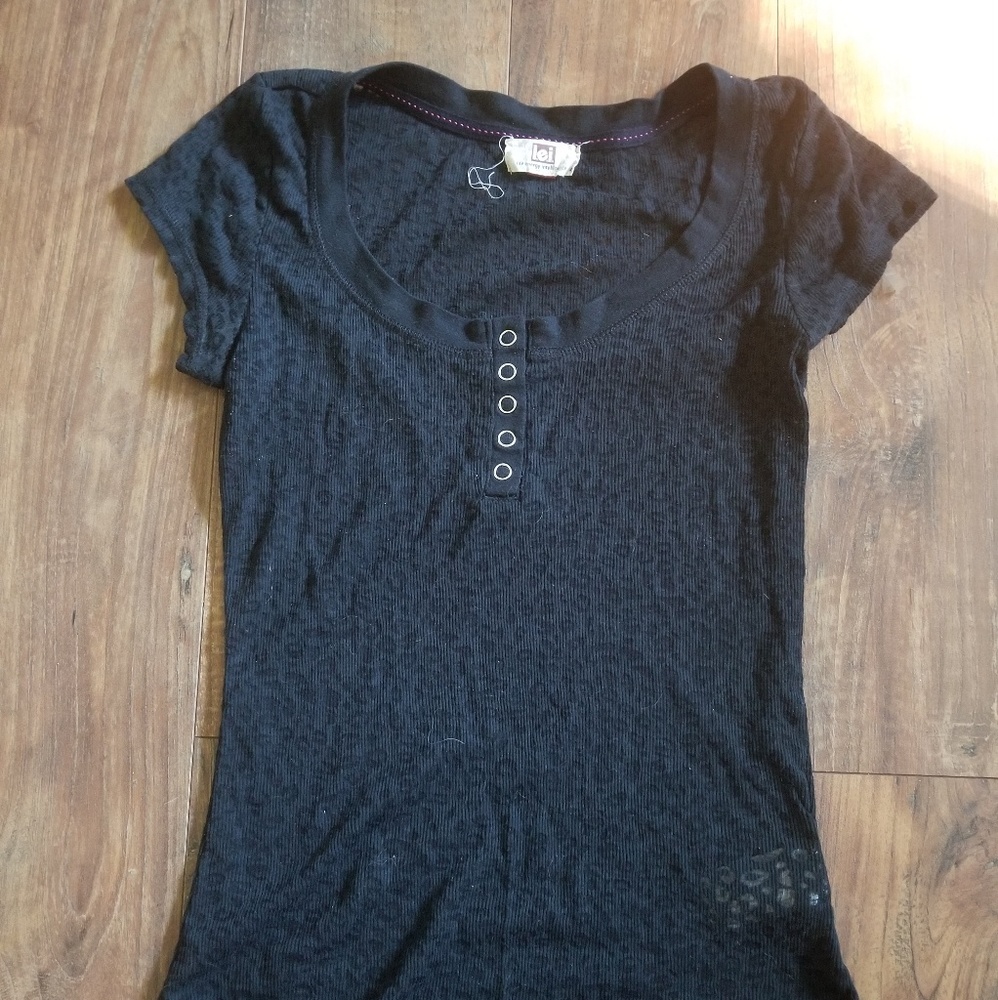 LEI black cheetah print t shirt.